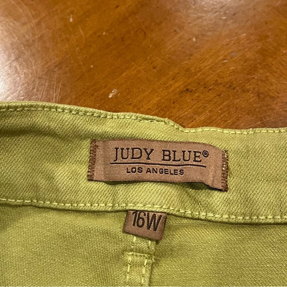 Judy Blue High Rise Straight Leg Cargo Pants Matcha Green
16W - Picture 10 of 16